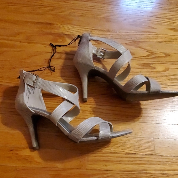 Women's heels - Picture 2 of 2